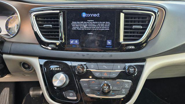 Photo of 2017 Velvet Red Pearlcoat Chrysler Pacifica