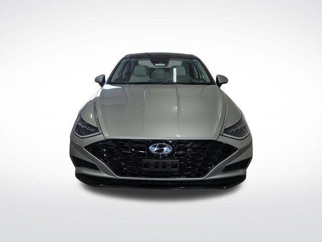 Photo of 2020 Shimmering Silver Pearl Hyundai SONATA