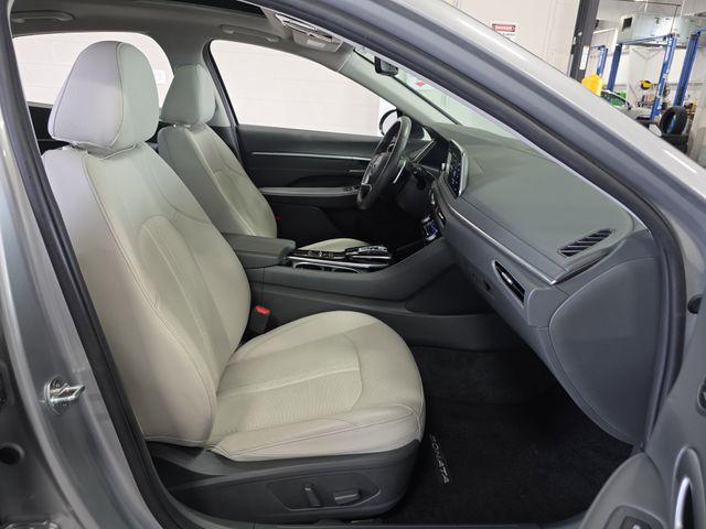 Photo of 2020 Shimmering Silver Pearl Hyundai SONATA