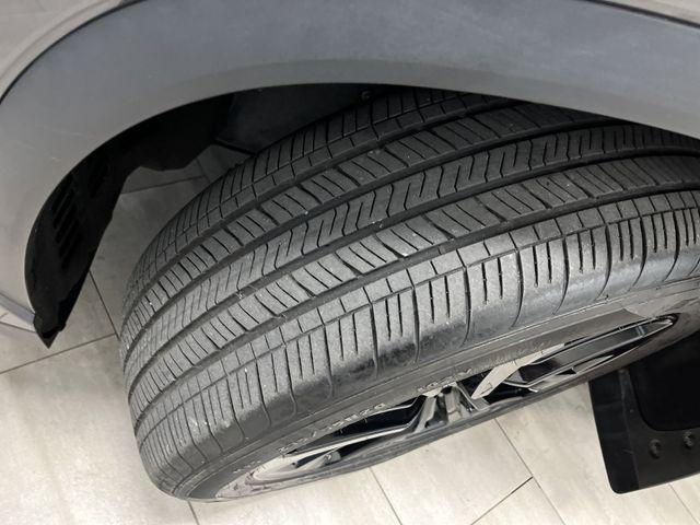 Photo of 2023 Magnetic Gray Metallic Toyota Highlander