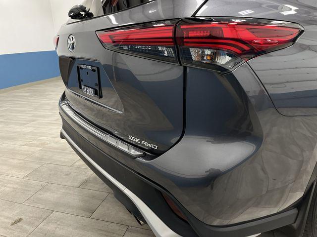 Photo of 2023 Magnetic Gray Metallic Toyota Highlander