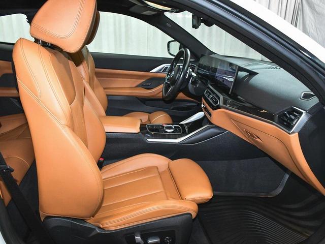 Photo of 2024 Mineral White Metallic BMW M440