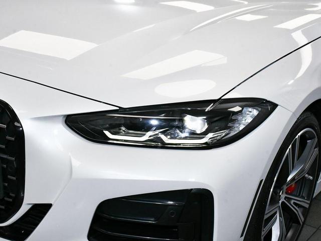 Photo of 2024 Mineral White Metallic BMW M440