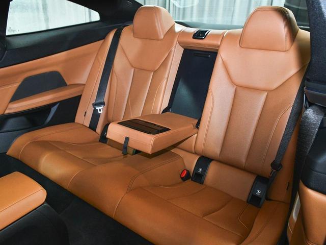 Photo of 2024 Mineral White Metallic BMW M440