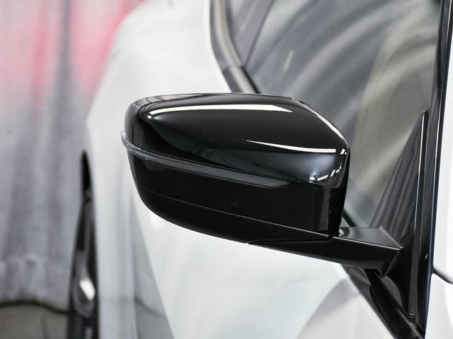 Photo of 2024 Mineral White Metallic BMW M440