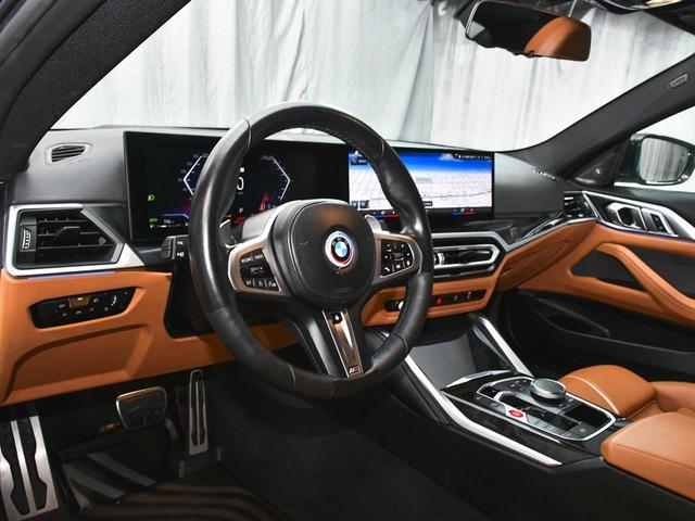 Photo of 2024 Mineral White Metallic BMW M440