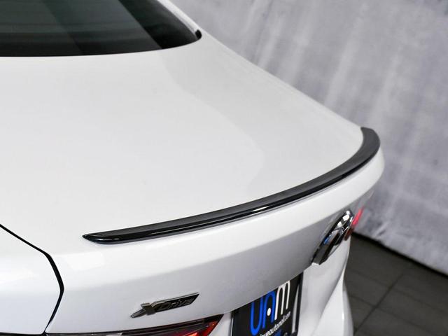 Photo of 2024 Mineral White Metallic BMW M440