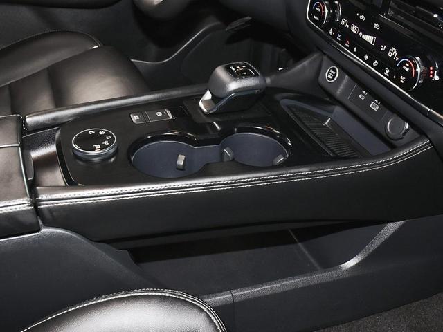 Photo of 2023 Super Black Nissan Rogue