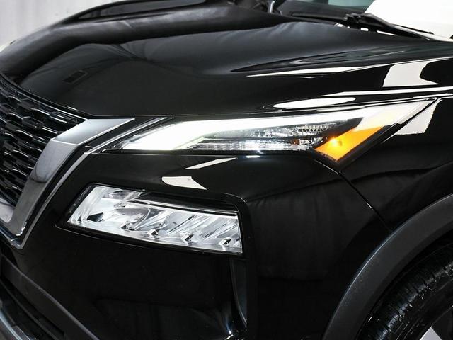 Photo of 2023 Super Black Nissan Rogue