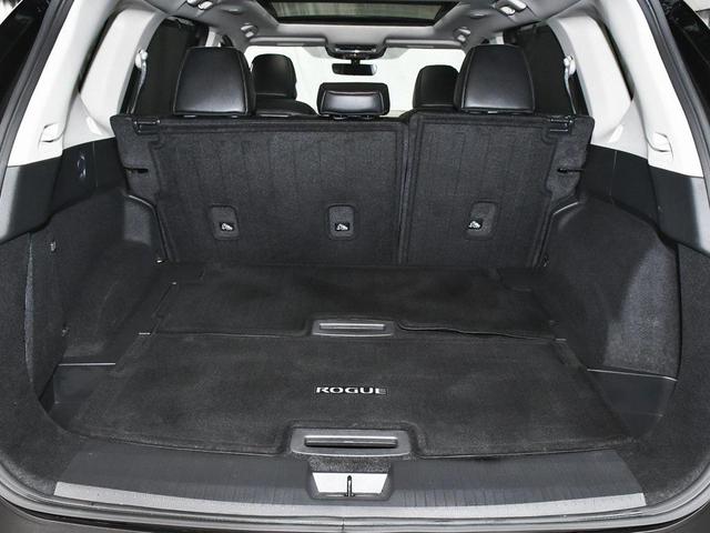 Photo of 2023 Super Black Nissan Rogue