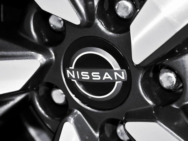 Photo of 2023 Super Black Nissan Rogue