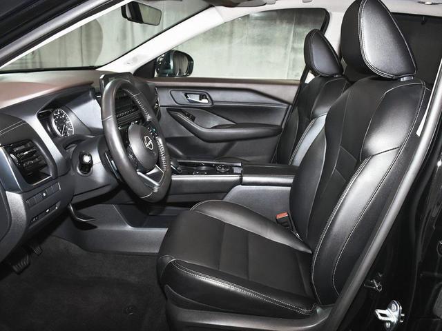 Photo of 2023 Super Black Nissan Rogue