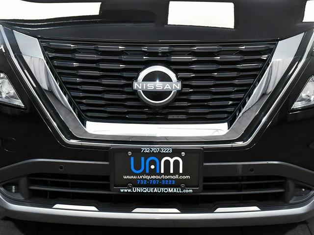 Photo of 2023 Super Black Nissan Rogue