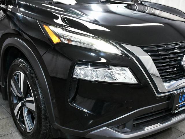Photo of 2023 Super Black Nissan Rogue