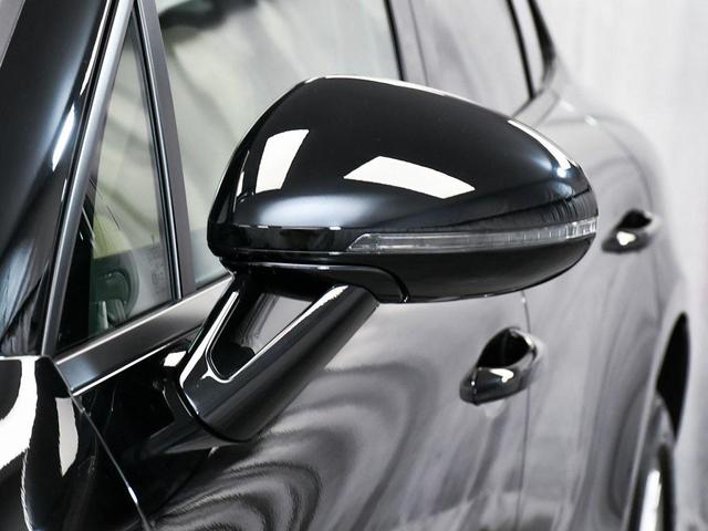 Photo of 2025 Black Porsche Macan