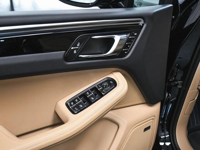 Photo of 2025 Black Porsche Macan