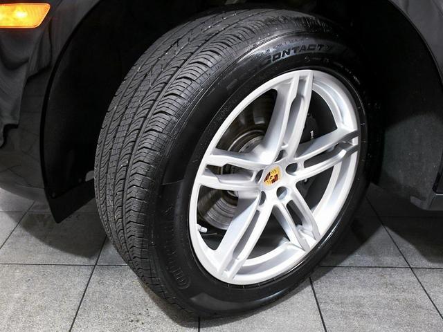 Photo of 2025 Black Porsche Macan