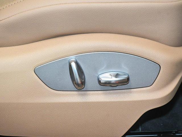 Photo of 2025 Black Porsche Macan