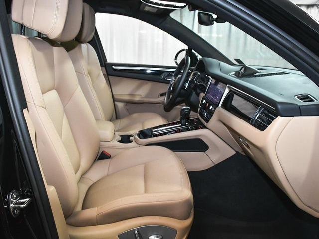 Photo of 2025 Black Porsche Macan