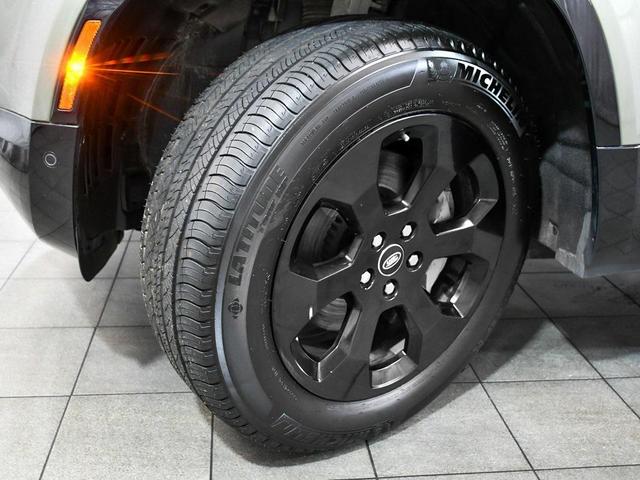 Photo of 2021 Pangea Green Metallic Land Rover Defender