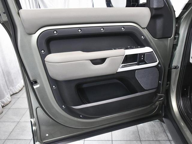 Photo of 2021 Pangea Green Metallic Land Rover Defender