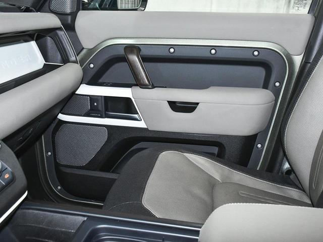 Photo of 2021 Pangea Green Metallic Land Rover Defender