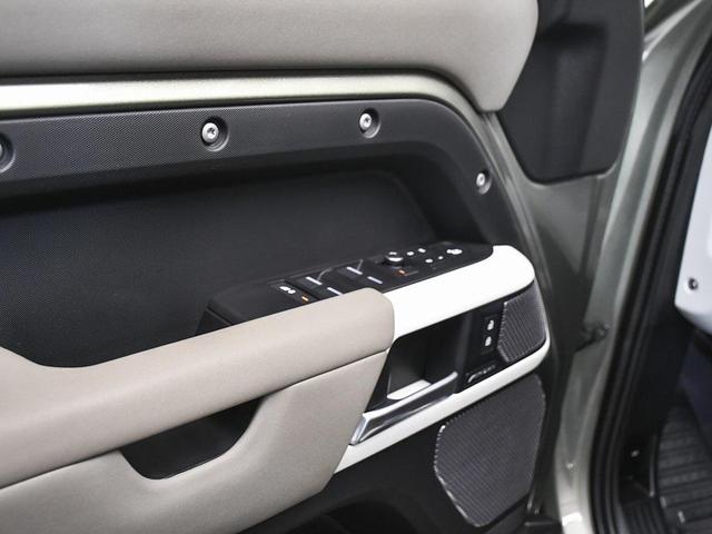 Photo of 2021 Pangea Green Metallic Land Rover Defender