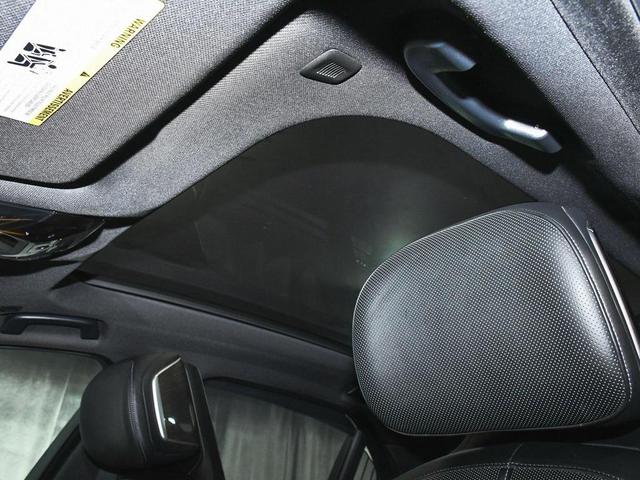 Photo of 2024 Black Sapphire Metallic BMW 740