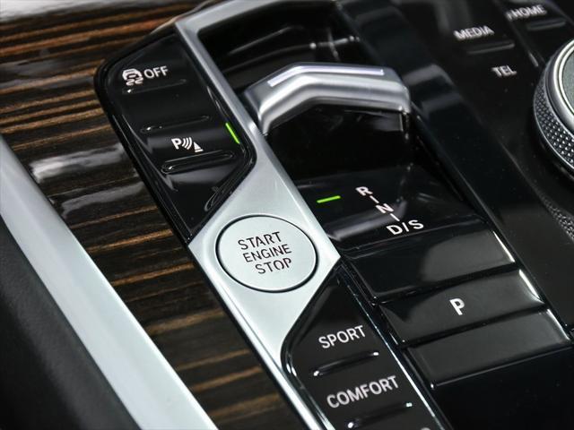Photo of 2025 Carbon Black Metallic BMW X6