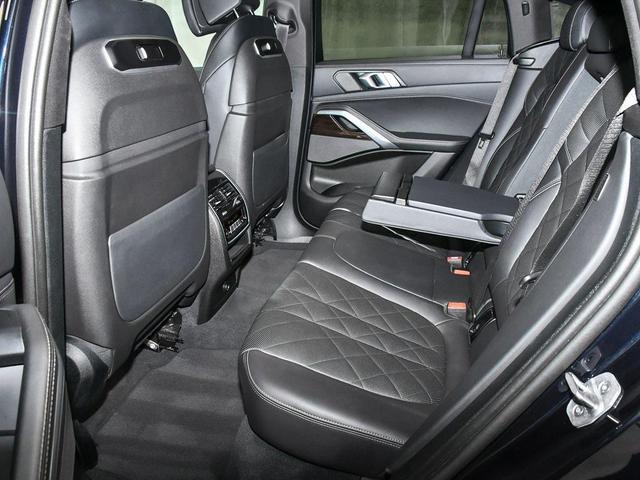 Photo of 2025 Carbon Black Metallic BMW X6