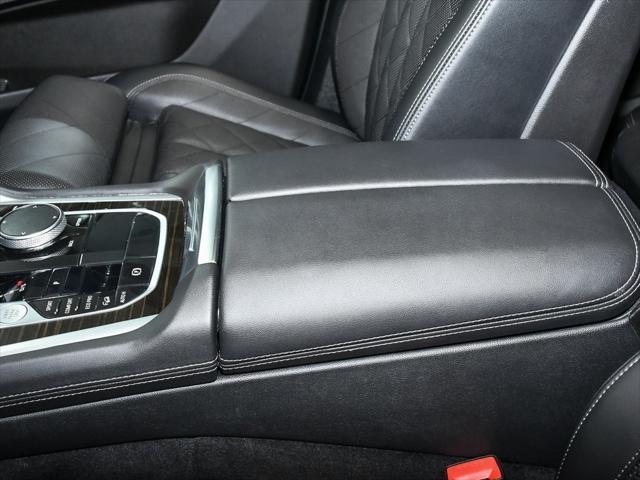 Photo of 2025 Carbon Black Metallic BMW X6