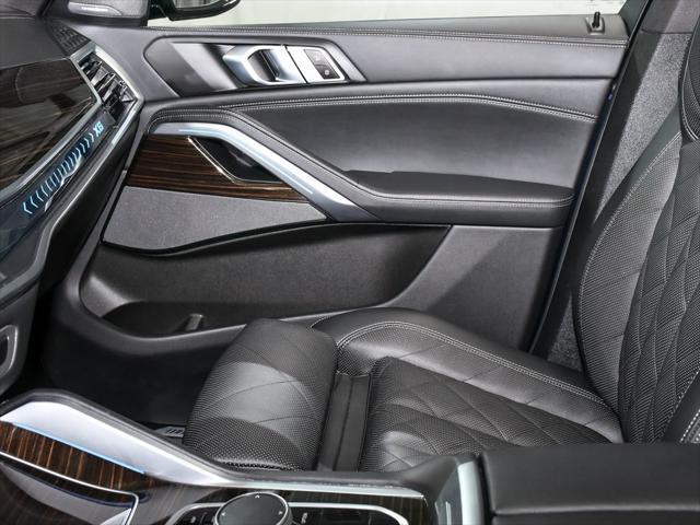 Photo of 2025 Carbon Black Metallic BMW X6