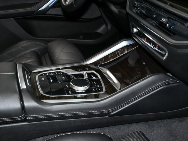 Photo of 2025 Carbon Black Metallic BMW X6