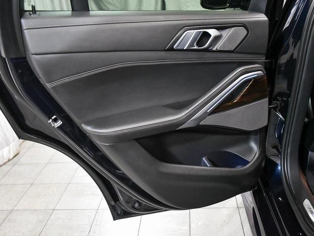 Photo of 2025 Carbon Black Metallic BMW X6