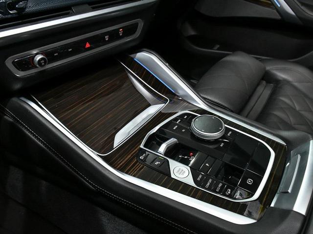 Photo of 2025 Carbon Black Metallic BMW X6