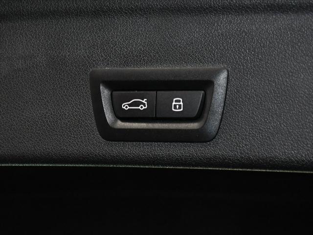 Photo of 2025 Carbon Black Metallic BMW X6