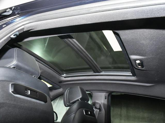 Photo of 2025 Carbon Black Metallic BMW X6