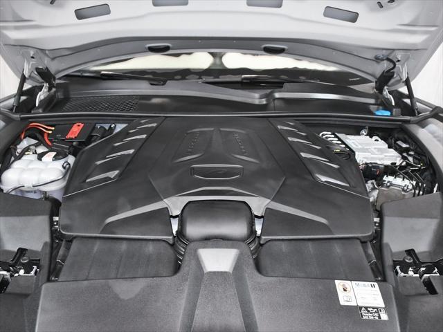 Photo of 2024 Gray Porsche Cayenne