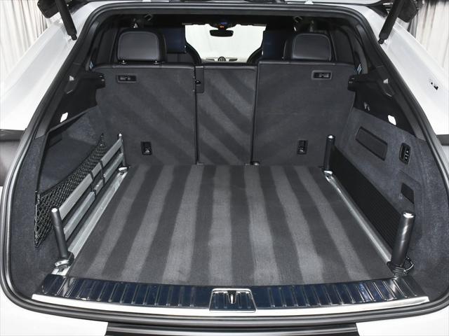 Photo of 2024 Gray Porsche Cayenne