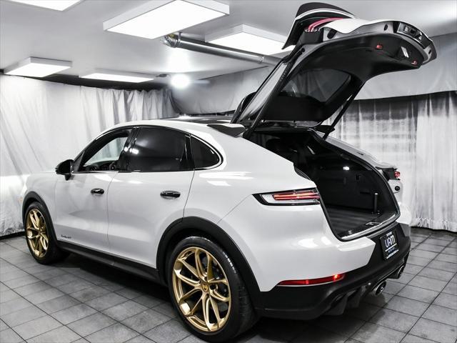 Photo of 2024 Gray Porsche Cayenne