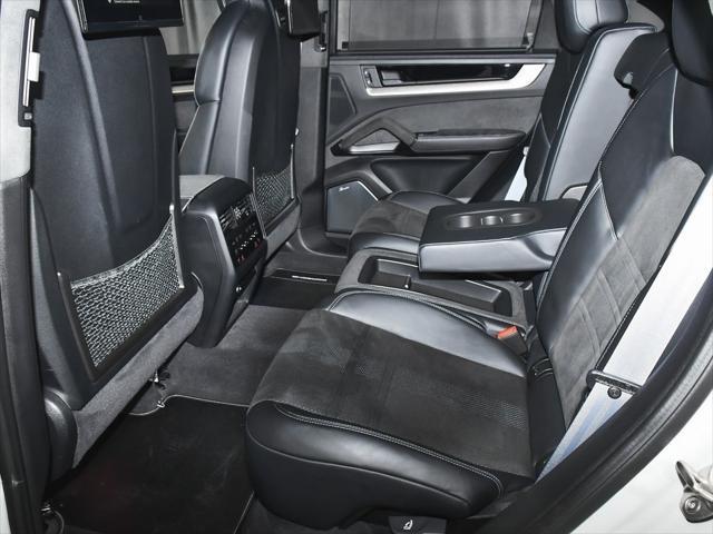 Photo of 2024 Gray Porsche Cayenne