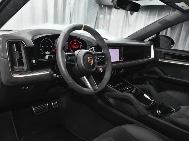 Photo of 2024 Gray Porsche Cayenne