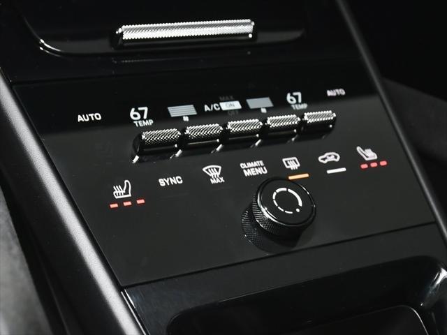 Photo of 2024 Gray Porsche Cayenne