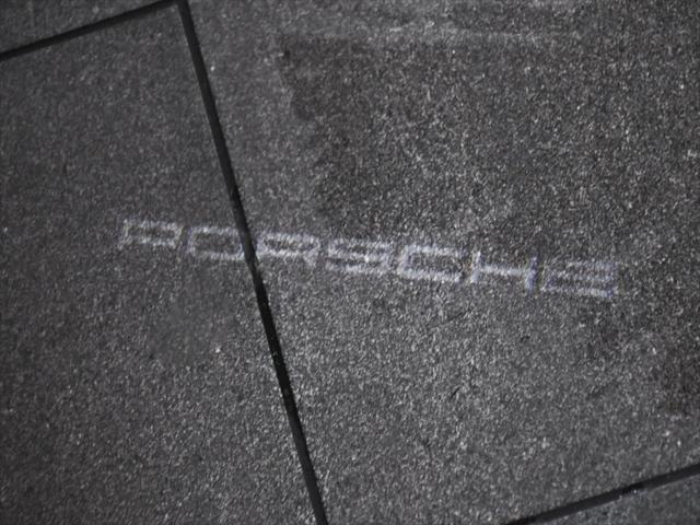 Photo of 2024 Gray Porsche Cayenne