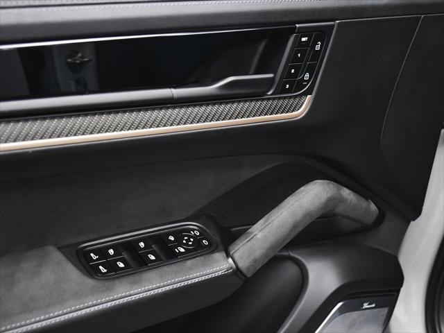 Photo of 2024 Gray Porsche Cayenne