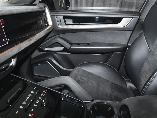 Photo of 2024 Gray Porsche Cayenne