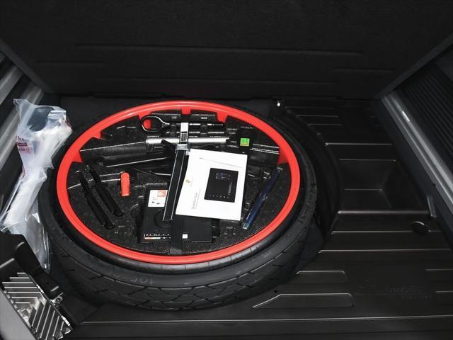 Photo of 2024 Gray Porsche Cayenne