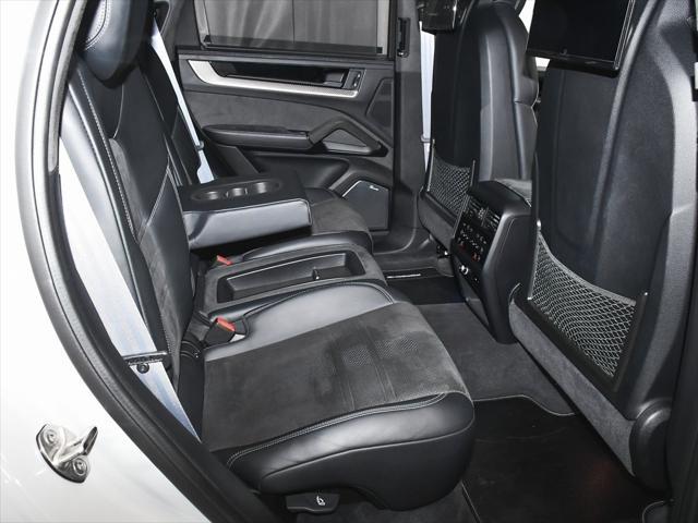 Photo of 2024 Gray Porsche Cayenne