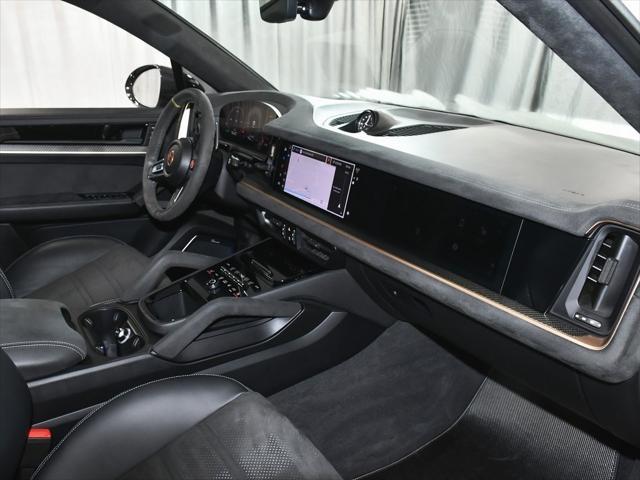 Photo of 2024 Gray Porsche Cayenne