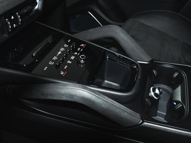 Photo of 2024 Gray Porsche Cayenne